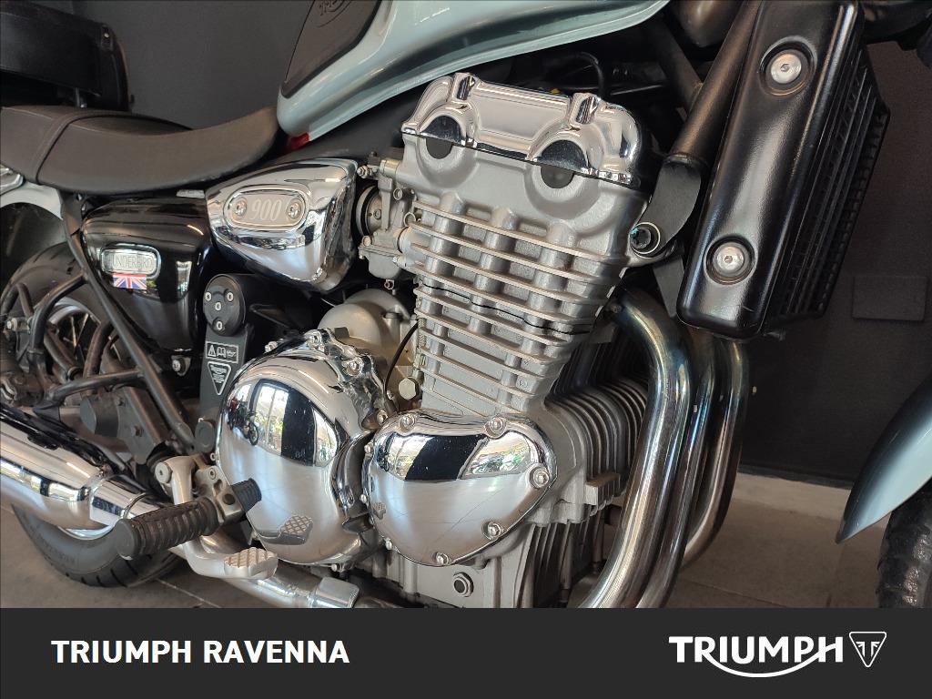TRIUMPH Thunderbird 900 