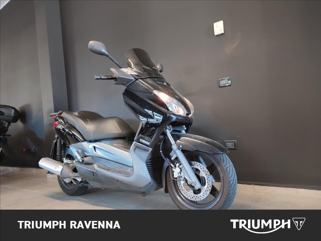 YAMAHA X-Max 250 