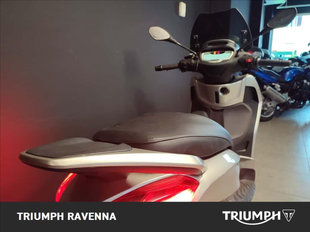 PIAGGIO Beverly 300 hpe S Abs-asr