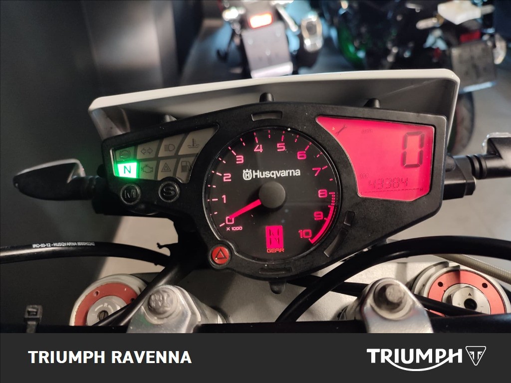 HUSQVARNA 900 Nuda R 