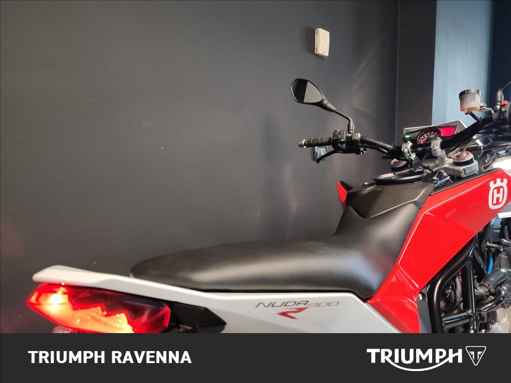 HUSQVARNA 900 Nuda R 