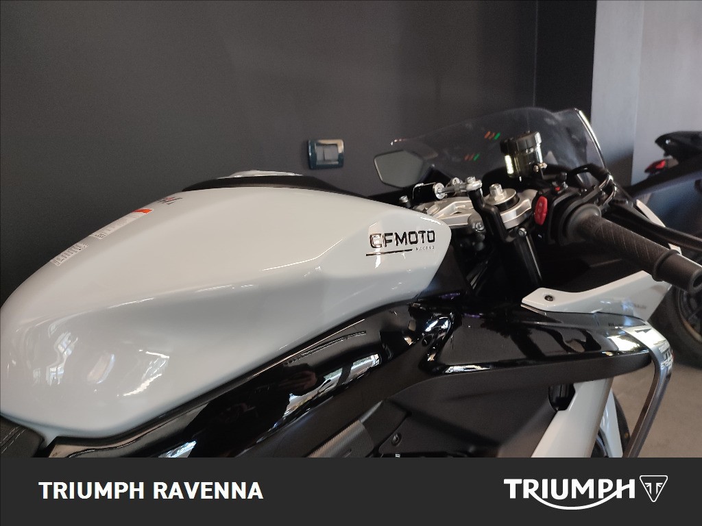 CFMOTO 675 SR R Abs