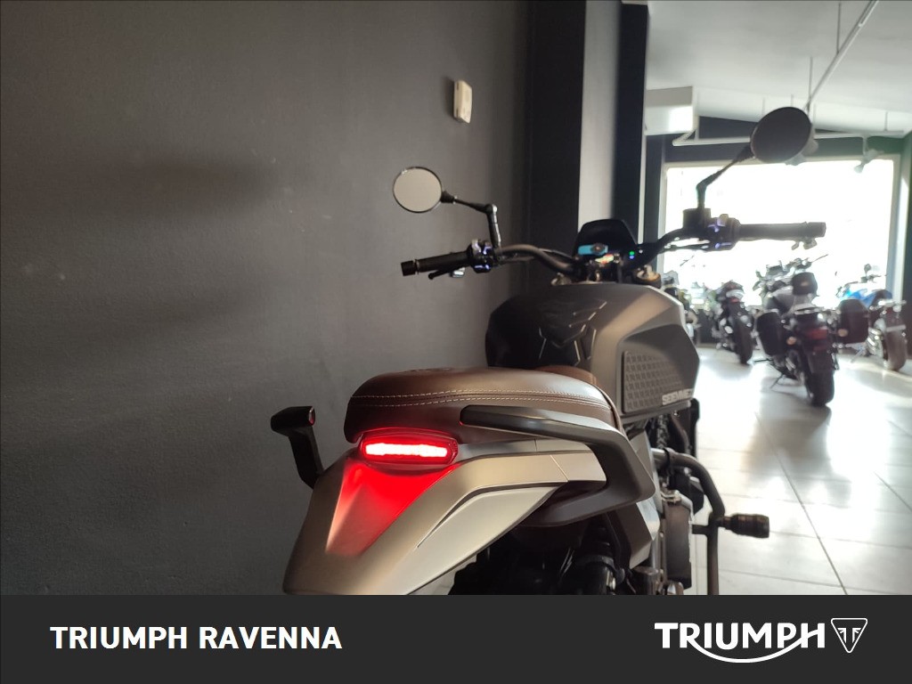 MOTO MORINI Seiemmezzo SCR 650 Abs