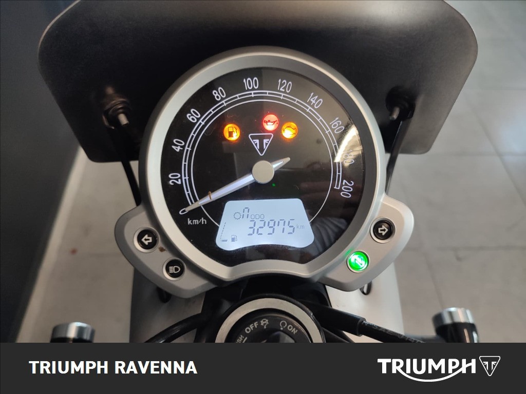 TRIUMPH Street Twin 900 