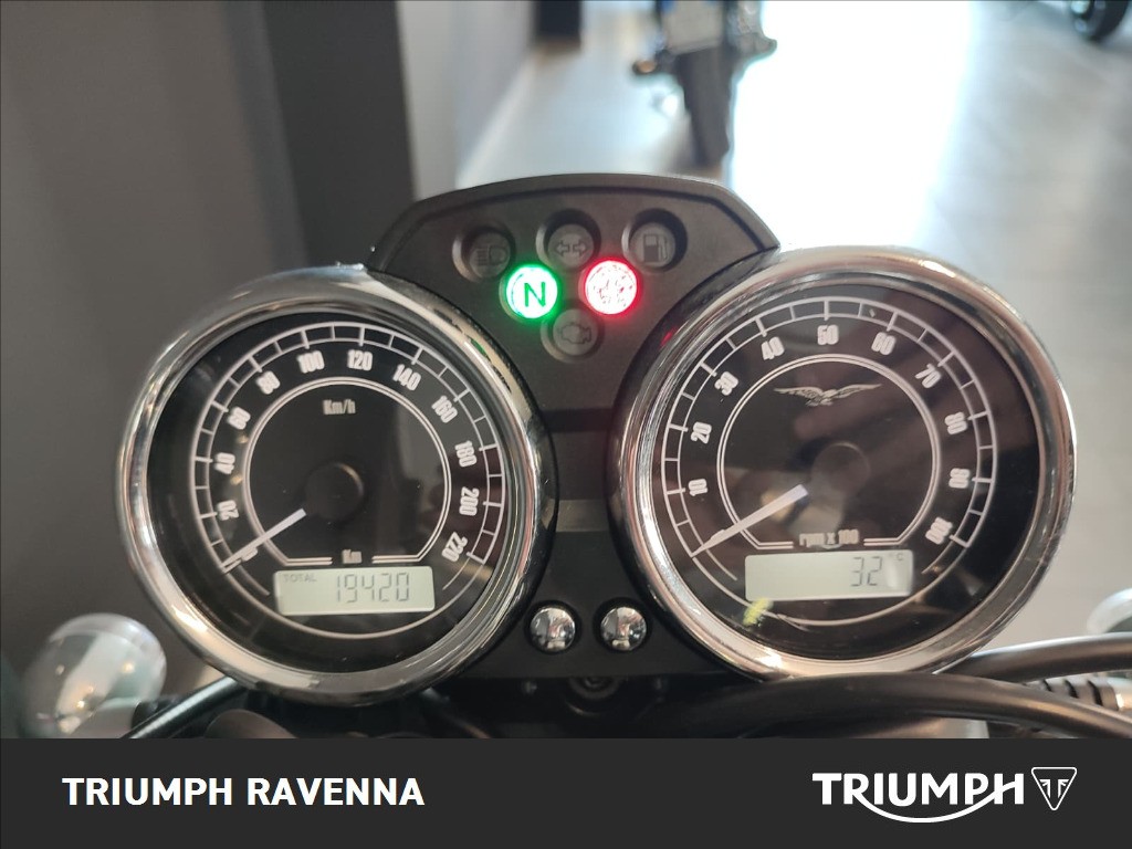 MOTO GUZZI V7 750 Stone