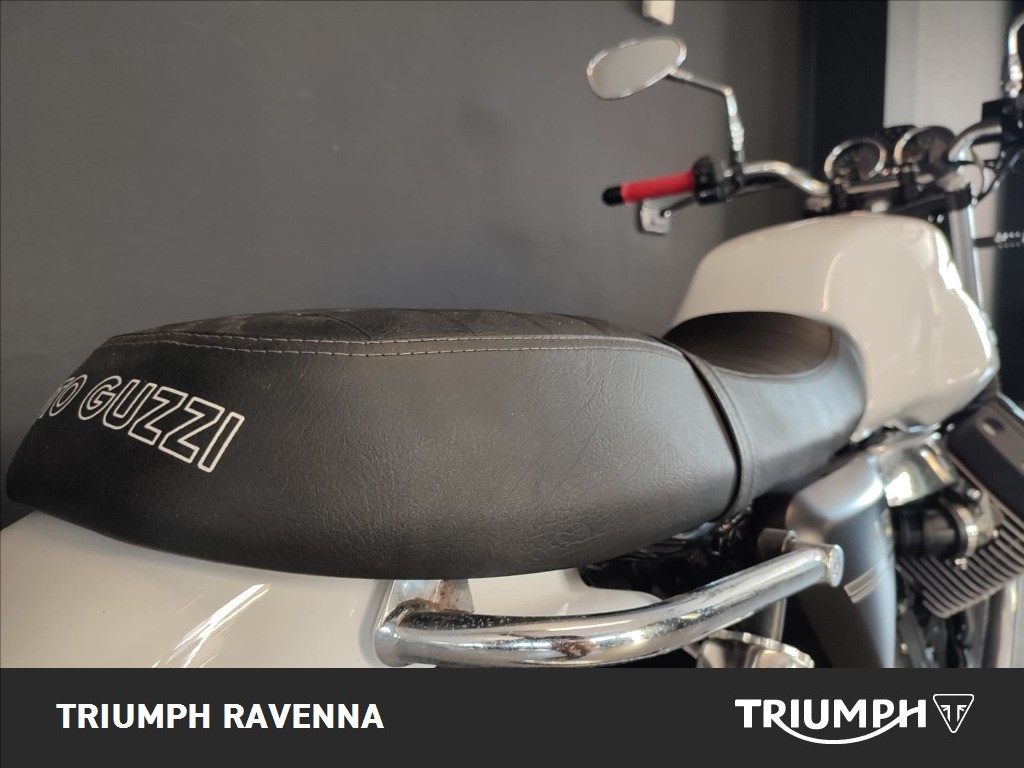 MOTO GUZZI V7 750 Stone