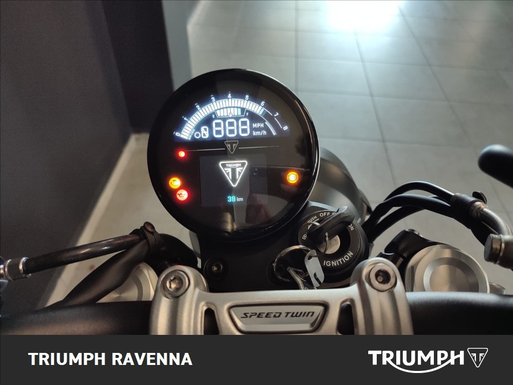 TRIUMPH Speed Twin 900 Phantom Black/Aurum Gold Abs