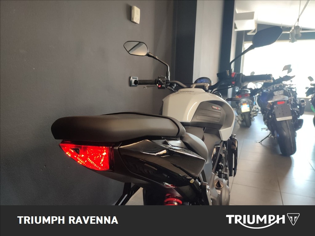 TRIUMPH Trident 660 Snowdonia White Abs