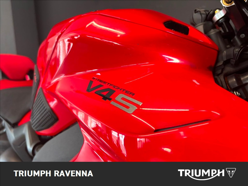 DUCATI Streetfighter V4 1100 S Red