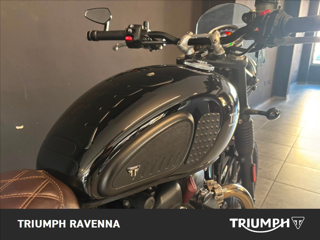 TRIUMPH Street Twin 900 