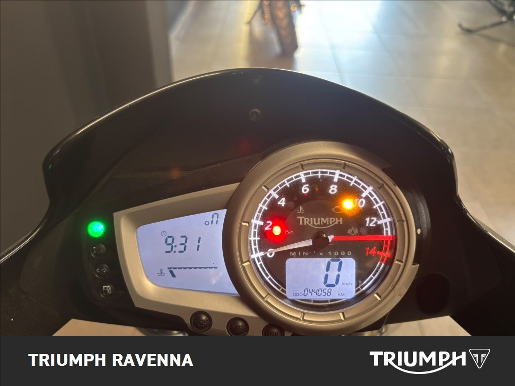 TRIUMPH Street Triple 675 R